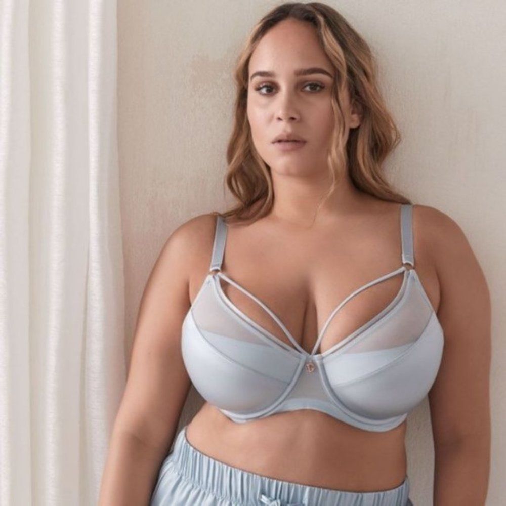 Ashley Graham Demi Cup Diva Bra w/Strap Detail 36B